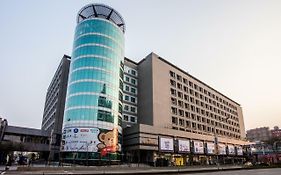 Fullon Hotel Taoyuan Airport Access Mrt A8